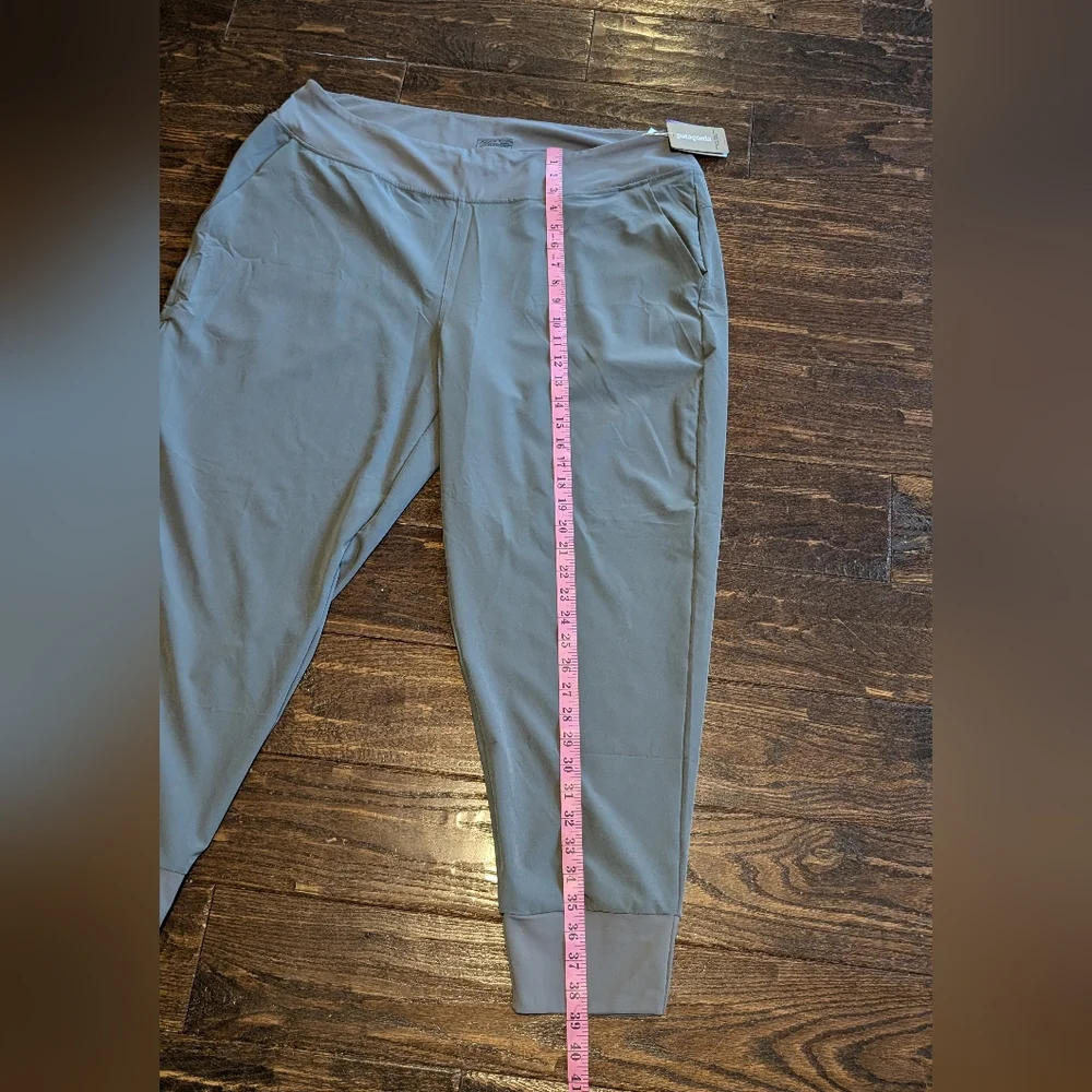 NWT Patagonia Happy Hike Studio Pants in Noble Gray - Picture 8 of 8